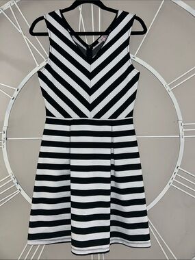 Pixley Breonna Black and White Striped Sleeveless Fit-and-Flare Dress
